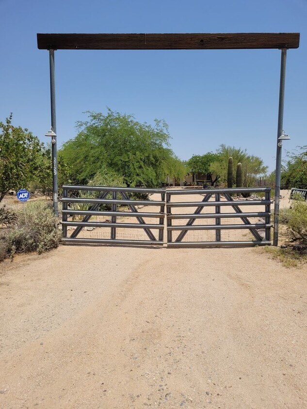 Foto principal - 30129 N 56th St
