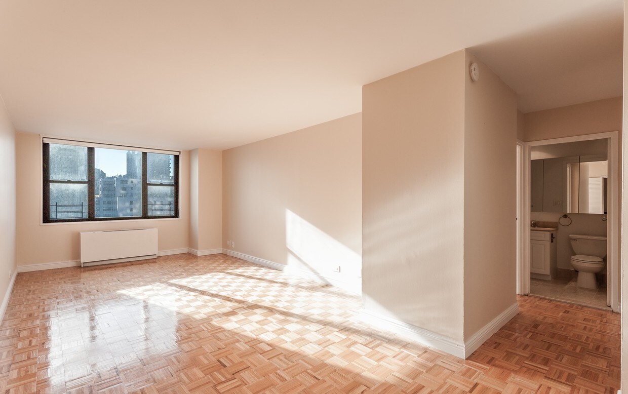 Primary Photo - 201 E 87th St