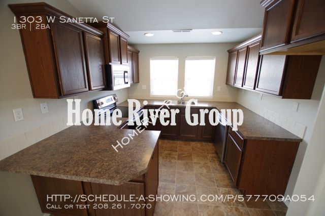 Building Photo - 1303 W Sanetta St