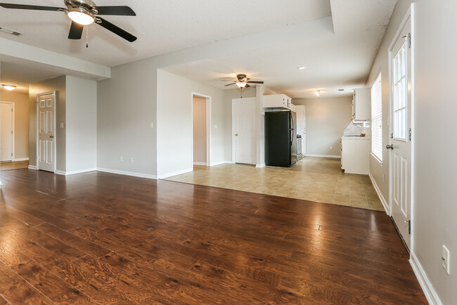 Building Photo - Gorgeous 4 Bedroom Home in Haskell, AR!