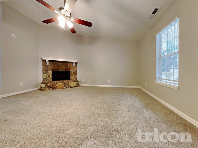 Building Photo - 4702 Bullock Ln