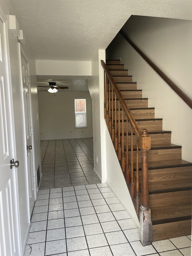 3004 Bright Star Dr NW, Albuquerque, NM 87120 Townhome Rentals in