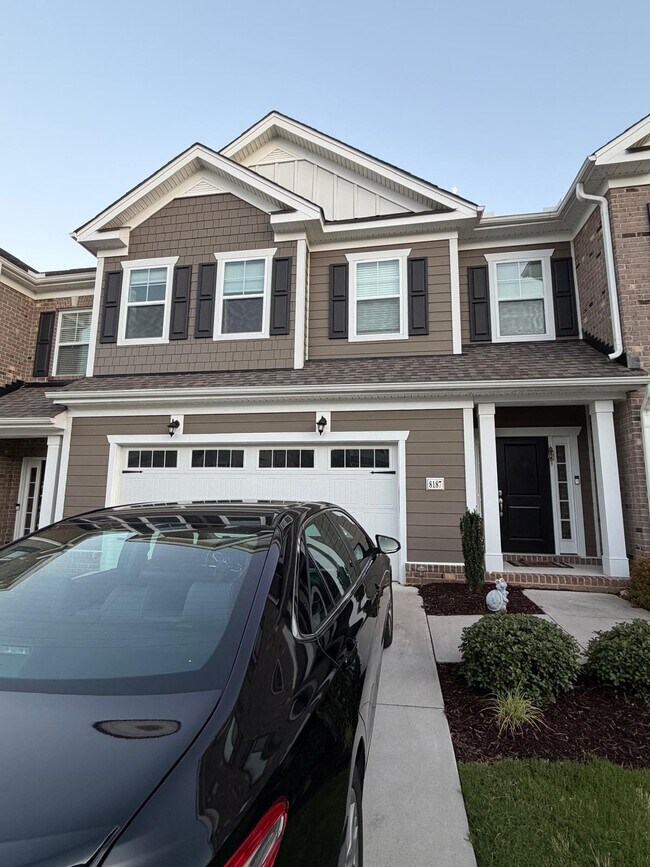 Building Photo - 8187 Carriage Homes Dr