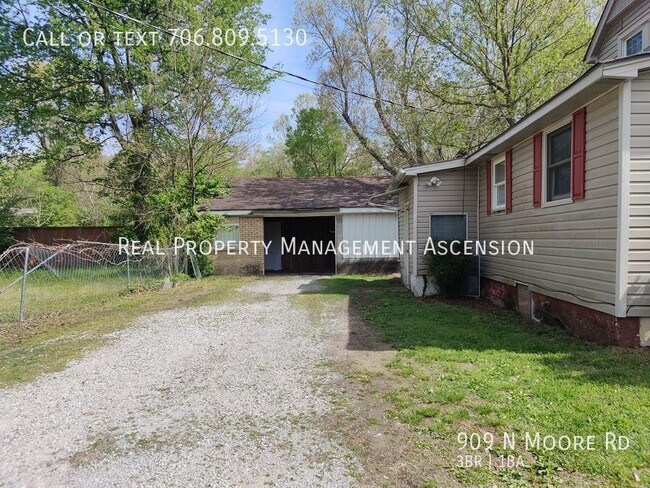 Foto del edificio - 909 N Moore Rd
