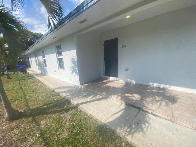 Building Photo - 6734 NW 4th Ave