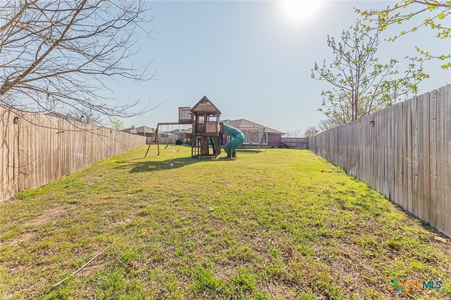Foto del edificio - 4011 Salt Fork Dr