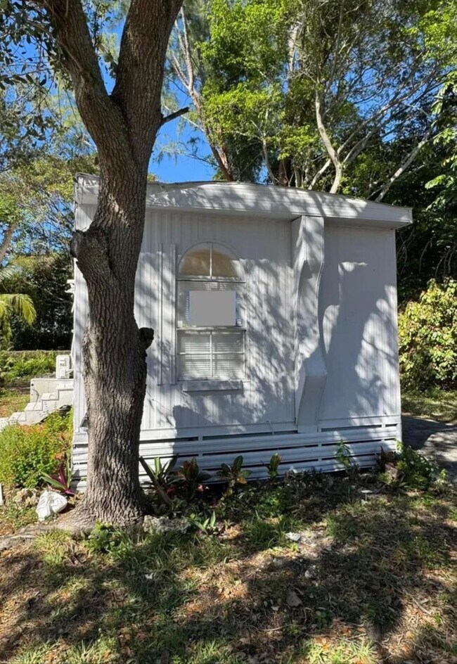 Foto del edificio - 6800 NW 12th Ave