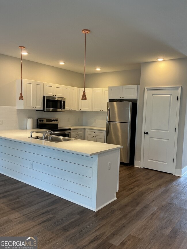 Building Photo - 1005 Autumns Wood Cir E