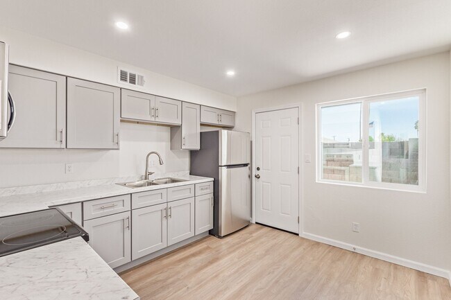 Building Photo - Newly Renovated On Broadway - Mesa!