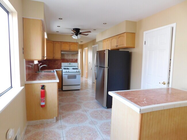 EIK - 420 7th St