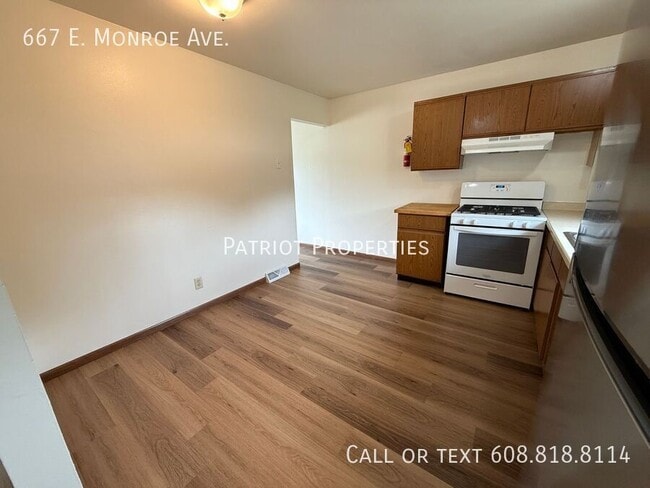 Building Photo - 667 E Monroe Ave