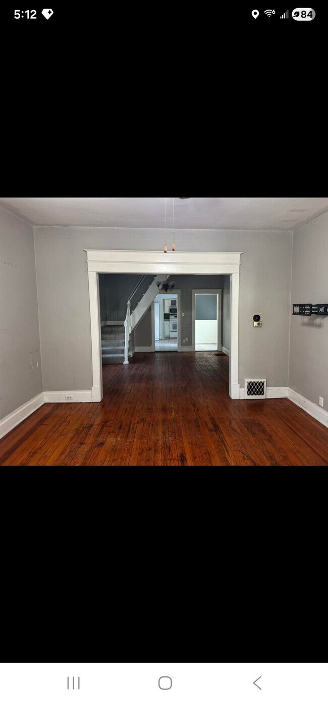 Building Photo - 1733 S Spring St