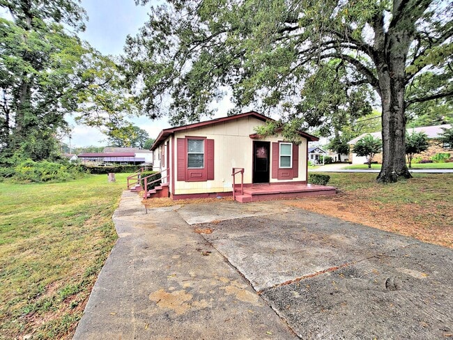 Building Photo - HOUSE FOR RENT - NW DECATUR