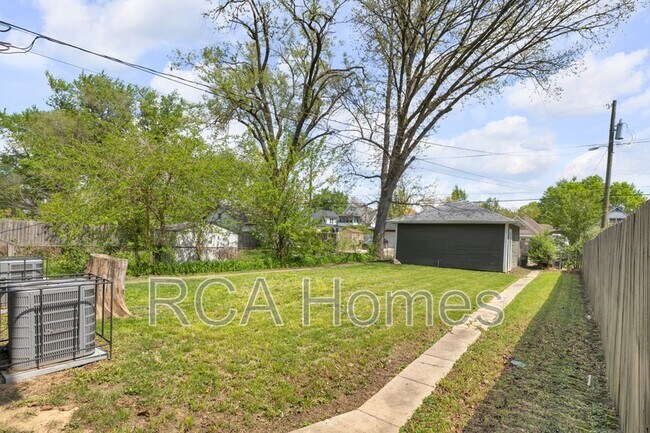 Foto del edificio - 1113 N Oxford St