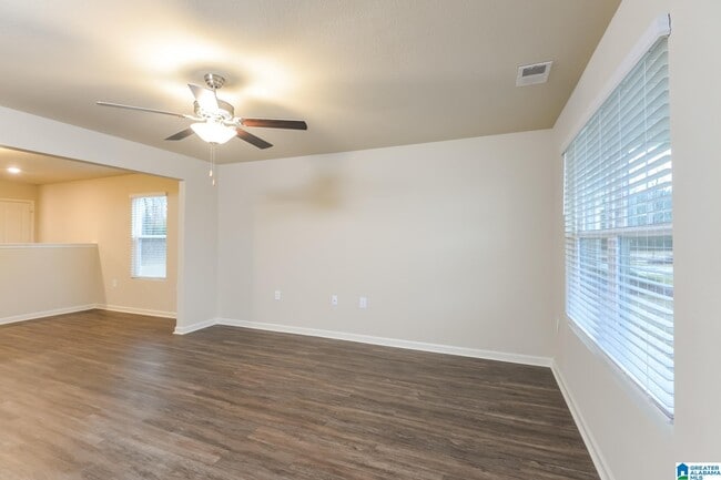 Building Photo - 690 Clover Cir