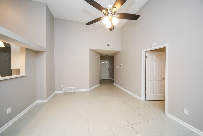 Building Photo - 9407 Garden Woods Dr