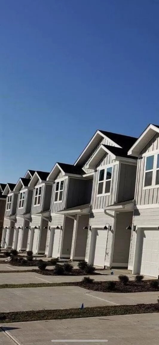 Building Photo - 1559 Iroquois Ct