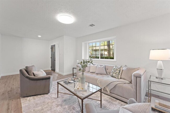 Foto del edificio - 5211 Council Grove Ln