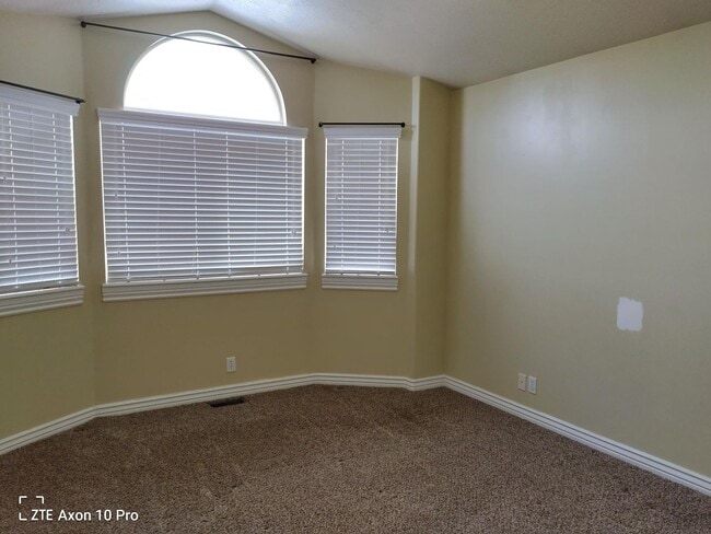 Building Photo - 2127 S 2000 W