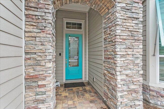 Building Photo - Lease in the highly desirable Palencia Com...