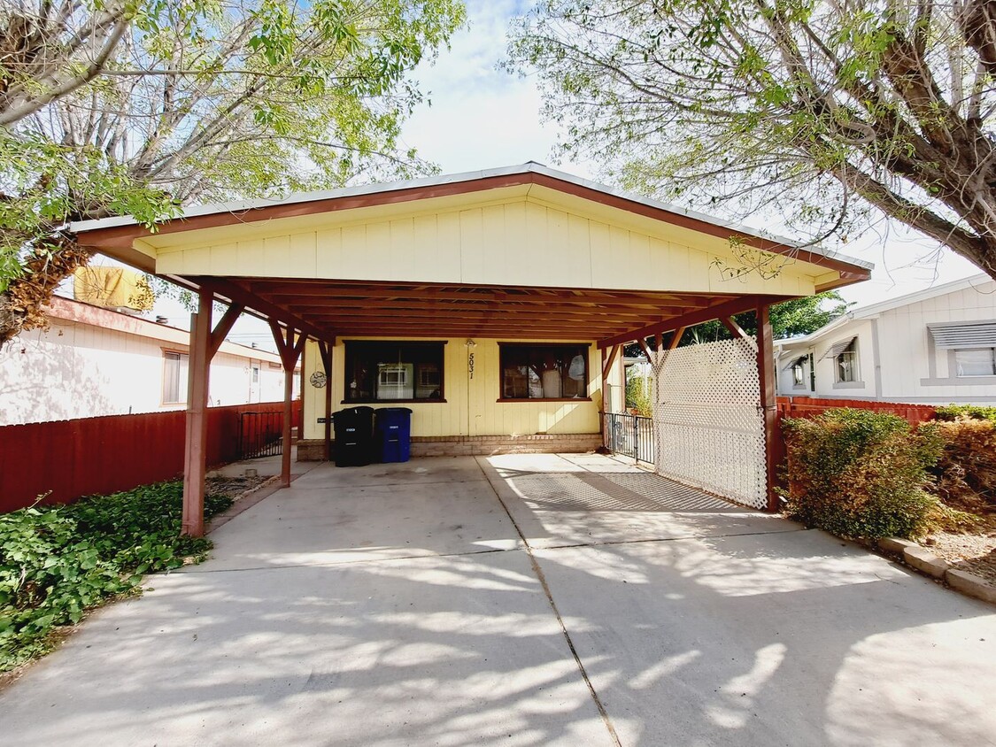 Foto principal - 2 Bedroom 2 Bathroom Trailer w/ Outdoor Sh...