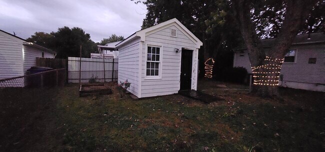 Building Photo - 7304 Roanoke Ave