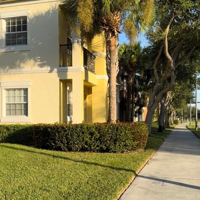 Building Photo - 10280 SW Stephanie Way