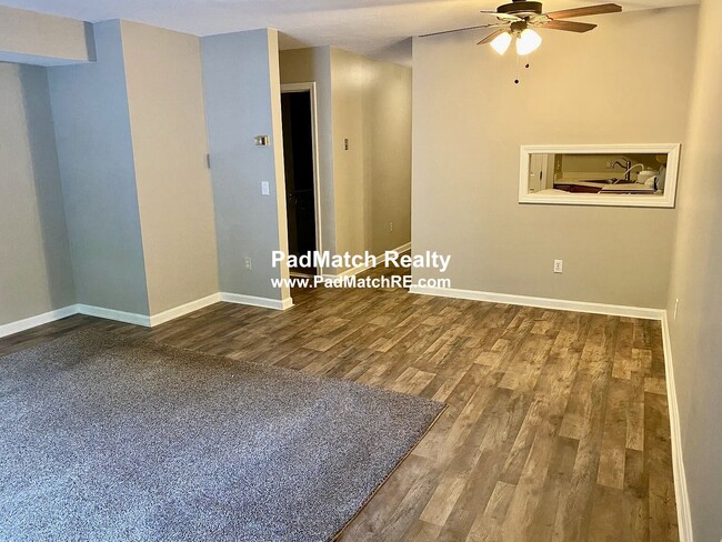 Living/Dining room - 44 Maria Ave