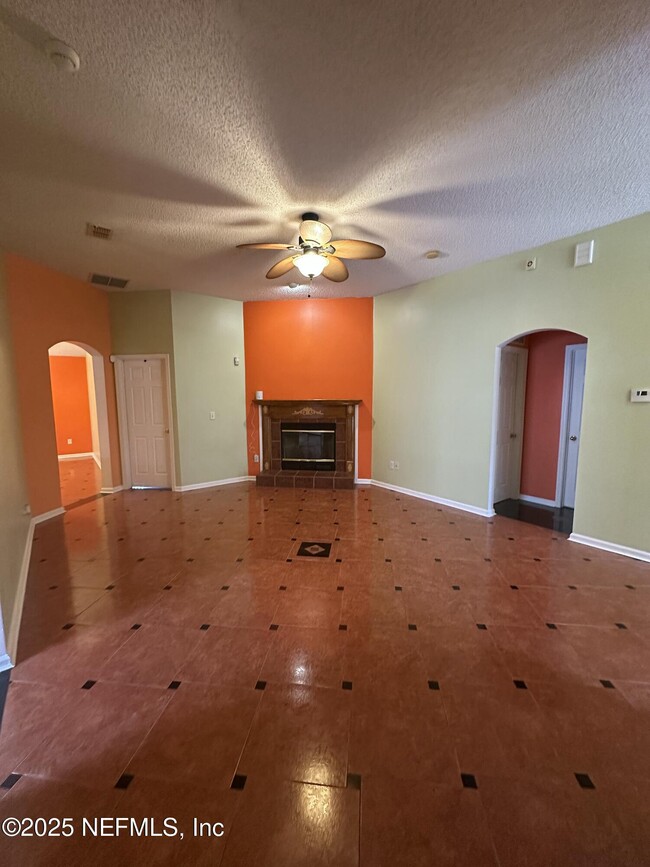 Building Photo - 8452 Stelling Dr S