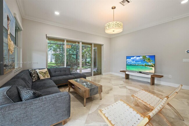 Foto del edificio - 8186 Fiera Ridge Dr