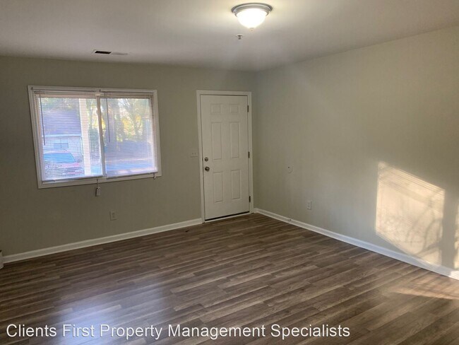 Building Photo - 3 br, 1.5 bath House - 5001 Hawthorne Cour...