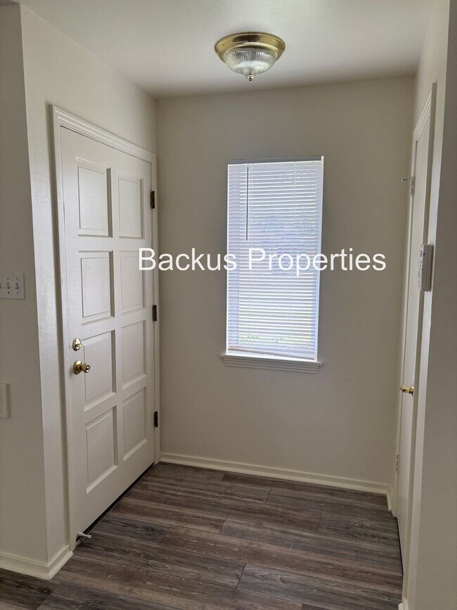 Foto del edificio - Great one level three bedroom home in South Salinas