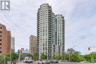 Building Photo - 300-300 Bloor St E