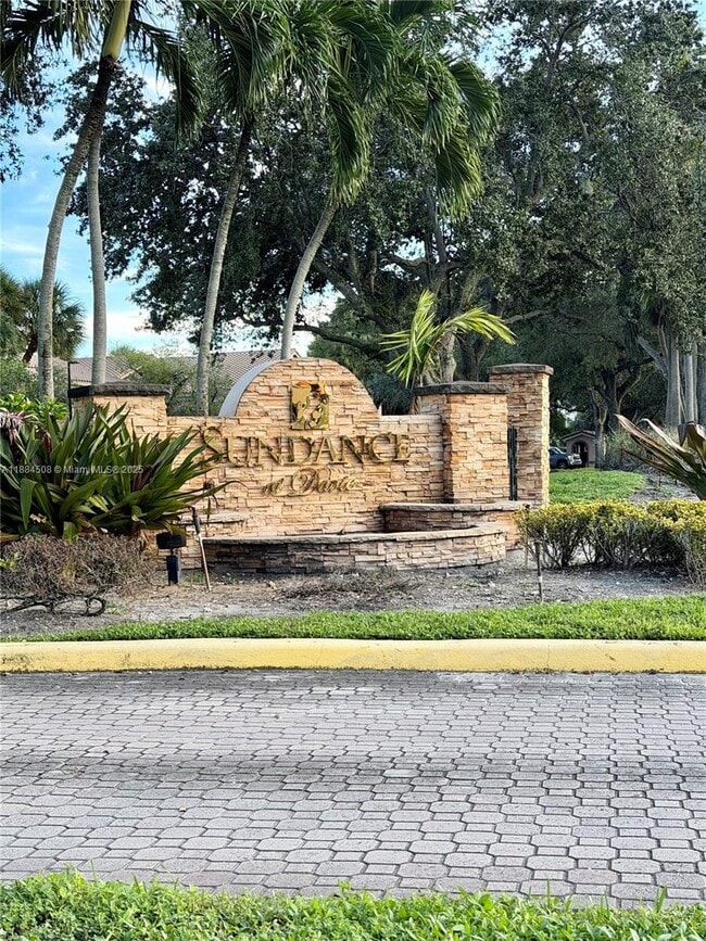 Building Photo - 2900 S University Dr