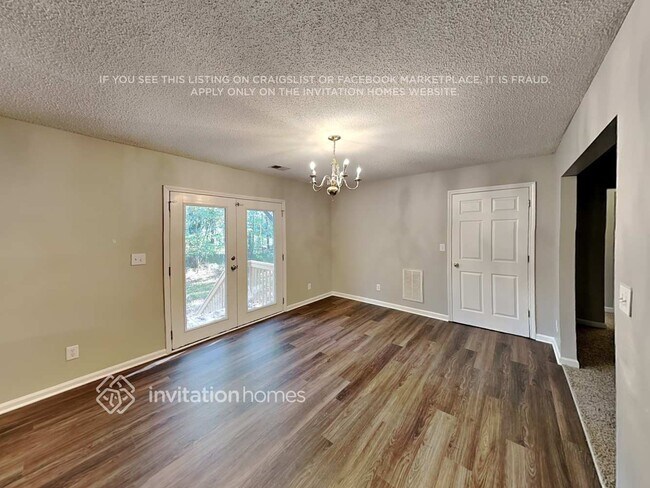 Foto del edificio - 10020 Little Creek Rd