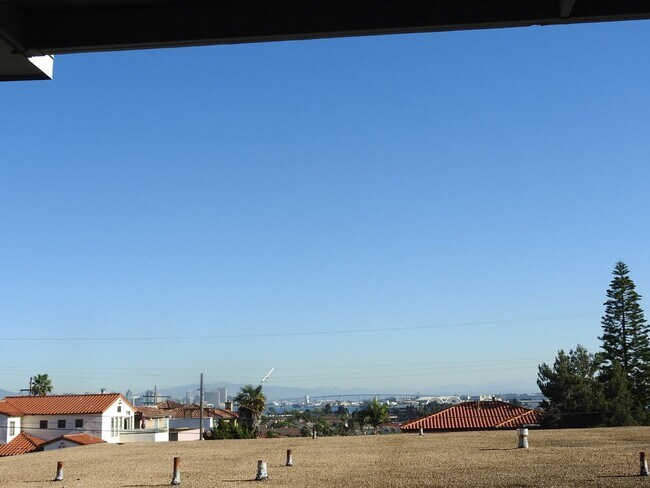 Foto del edificio - WOW views from this classic 3 bed 2 bath home