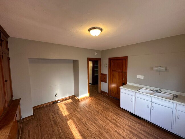 Building Photo - 2855 N 46th St. (Duplex)