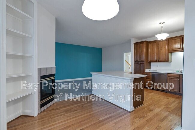 Foto del edificio - 2721 Baronhurst Dr