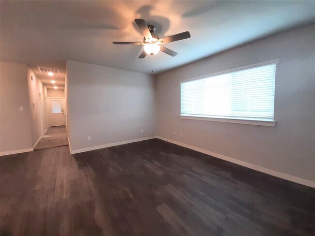 Building Photo - 9886 Grosbeak Ln