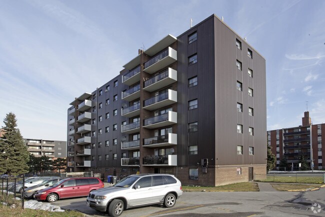 Photo du bâtiment - 1475 Bloor Street