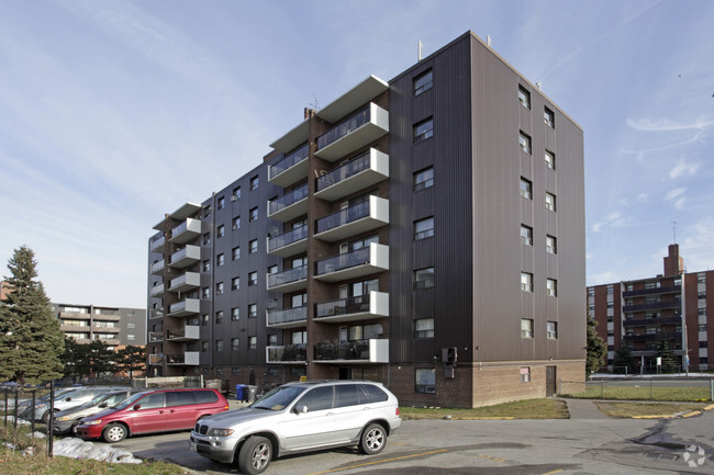 Photo du bâtiment - Bloor Heights Apartments