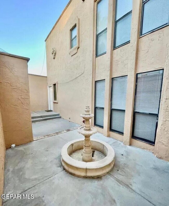 Foto del edificio - 10604 Springwood Dr