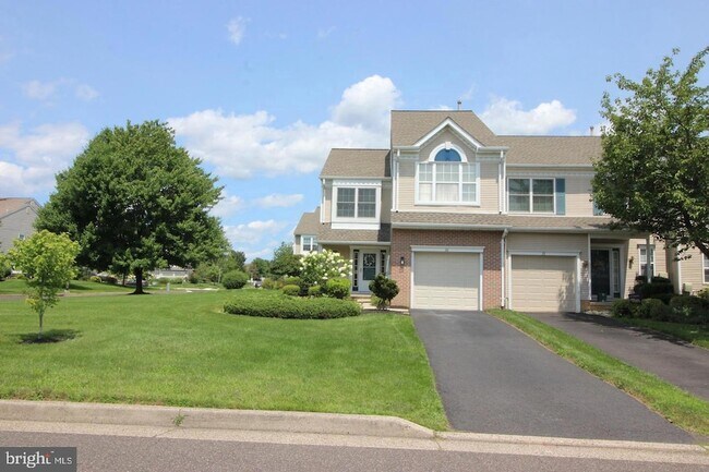Foto del edificio - 36 Honey Locust Ln