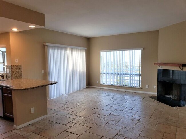 Foto del edificio - Point Loma Unit for Rent Three Bed Three Bath