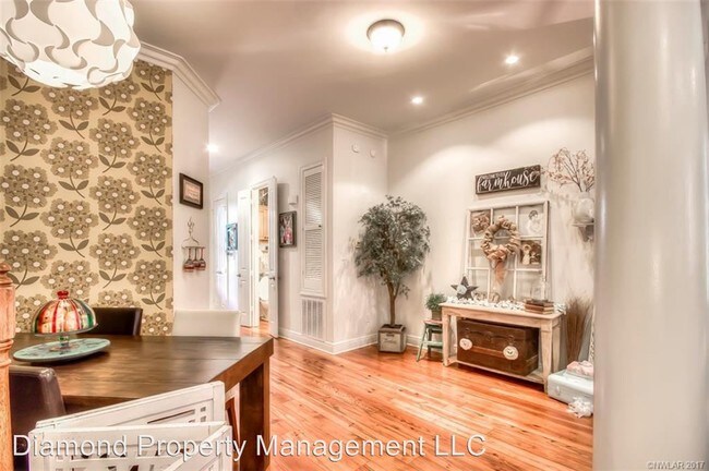 Foto del edificio - 3 br, 3.5 bath House - 1036 Sunshine Ln