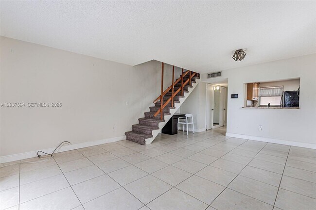 Building Photo - 1100 W 35th St