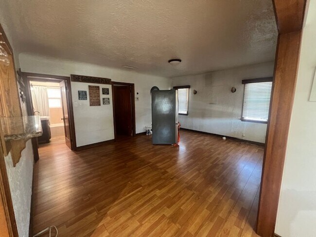 Foto del edificio - Charming 3 Bedroom 2 Bathroom, Long Beach Home for Lease!