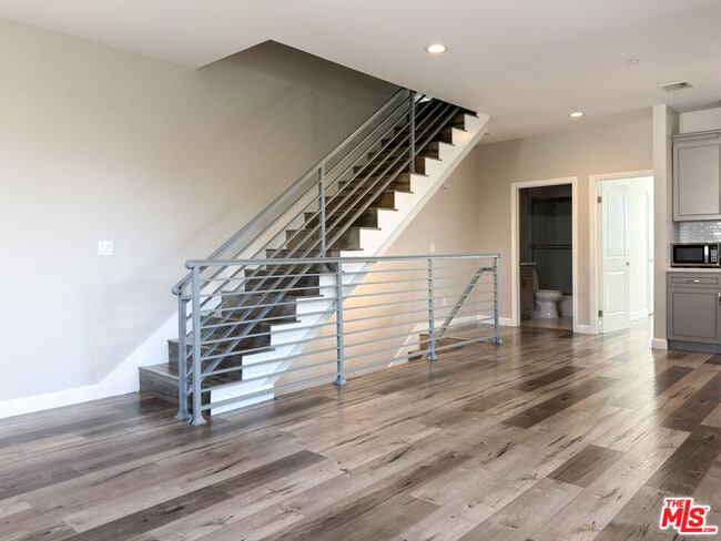 Building Photo - 5651 Willowcrest Ave