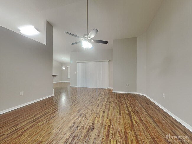 Building Photo - 415 Carriage Crossing Cir