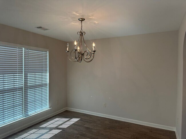 Foto del edificio - Prattville Home with Garage!